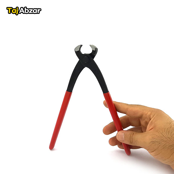 گاز انبر سایز 9 اینچ جینونج مدل JN11305- حالت باز شده در دست