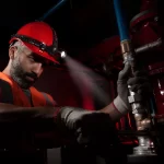 چراغ پیشانی با برد 70 متر رونیکس مدل RH-4280